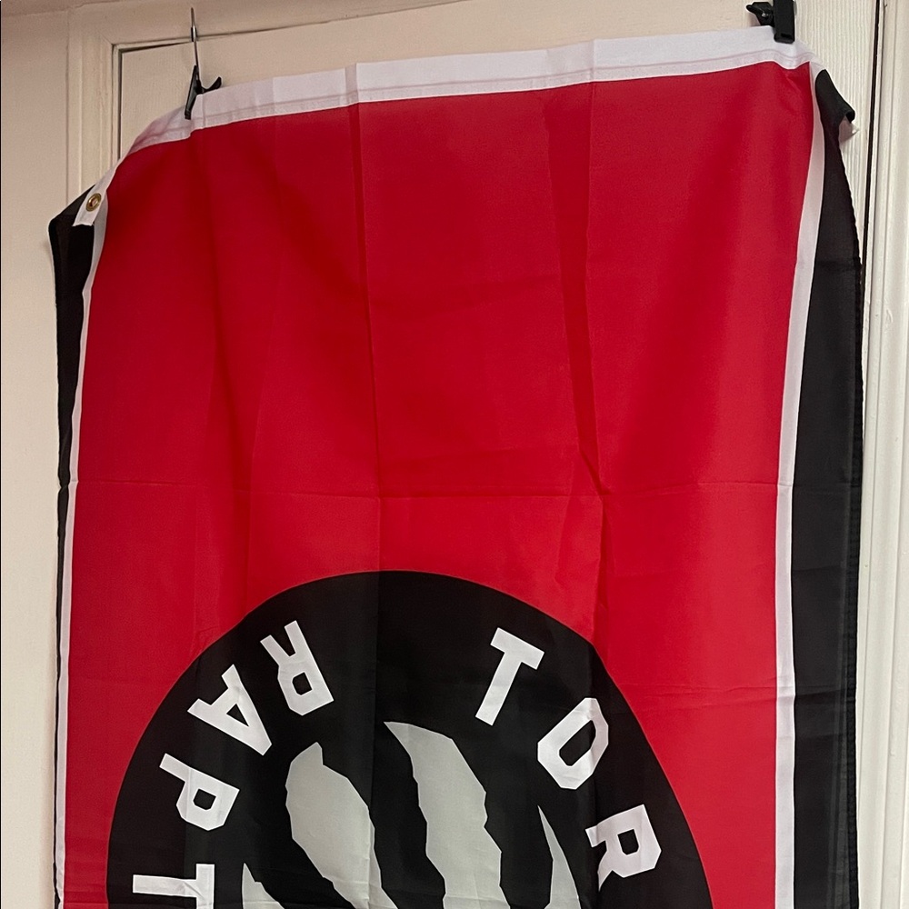 Toronto Raptors Flag 🇨🇦 - Picture 10 of 12